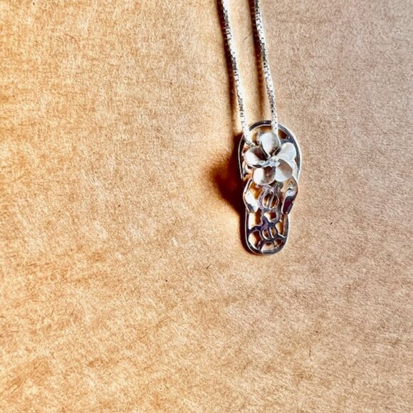Sterling Silver Hawaiian Necklace, Turtle Flip Flop Necklace, Vintage Necklace - Picture 2 of 10
